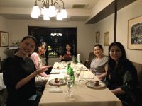 【スタジオ講師の皆さんとお食事会-２】 (記)菅有実子門下の皆さんから美しいお花を頂きました。